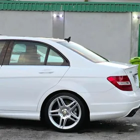 Mercedes-Benz C350 2012