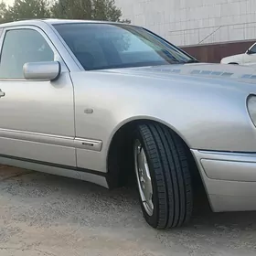 Mercedes-Benz E320 1999