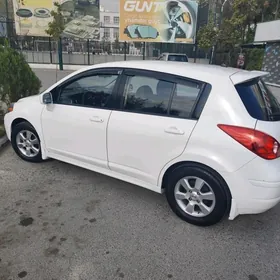 Nissan Versa 2012