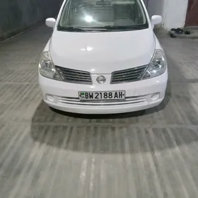 Nissan Tiida 2005