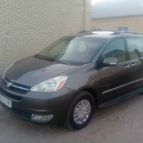 Toyota Sienna 2004