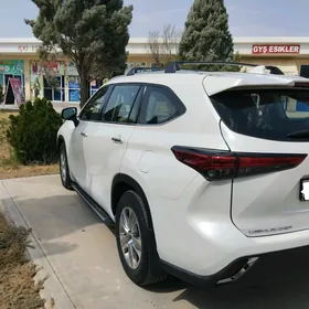 Toyota Highlander 2020