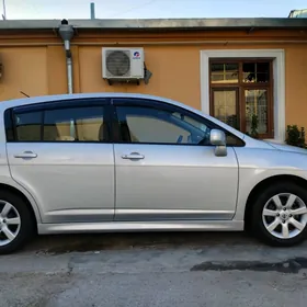 Nissan Versa 2010