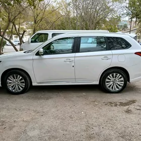 Mitsubishi Outlander 2022