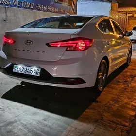 Hyundai Elantra 2019