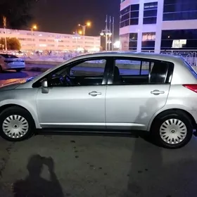 Nissan Versa 2011