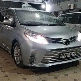 Toyota Sienna 2019