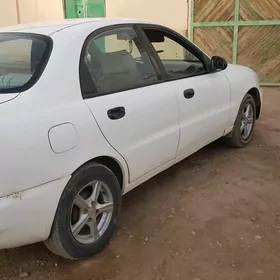 Daewoo Lanos 1999