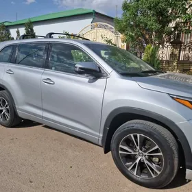 Toyota Highlander 2019