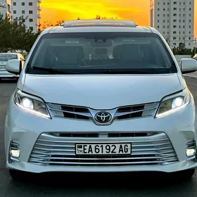 Toyota Sienna 2018