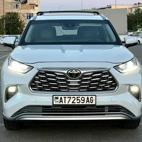 Toyota Highlander 2022