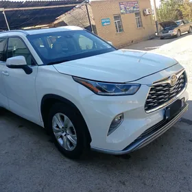 Toyota Highlander 2021