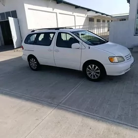 Toyota Sienna 2001