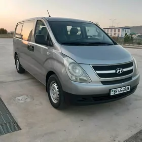 Hyundai H-1 2010