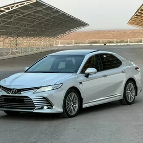 Toyota Camry 2024