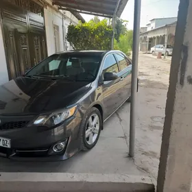 Toyota Camry 2012