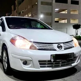 Nissan Versa 2012