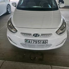 Hyundai Accent 2011