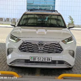 Toyota Highlander 2021