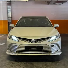 Toyota Camry 2024