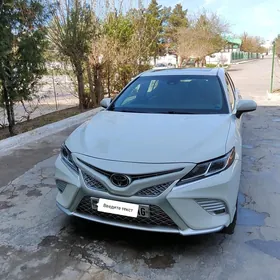 Toyota Camry 2018