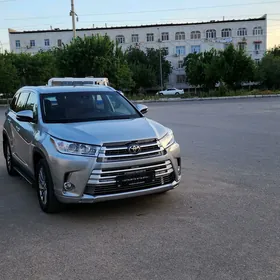 Toyota Highlander 2019