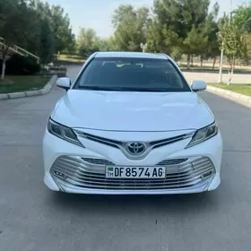 Toyota Camry 2019