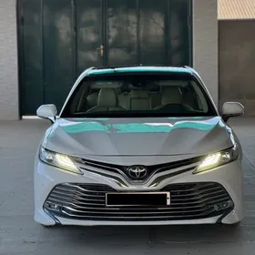 Toyota Camry 2018