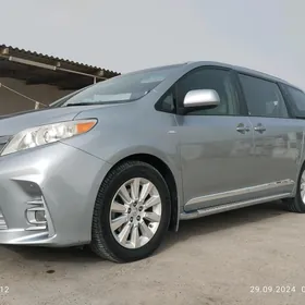 Toyota Sienna 2016