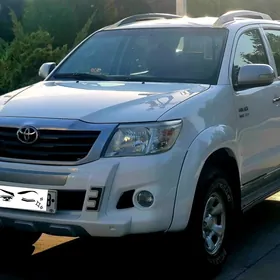 Toyota Hilux 2013