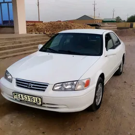 Toyota Camry 2001