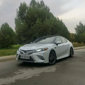 Toyota Camry 2018