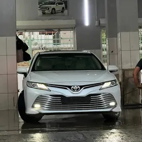 Toyota Camry 2020