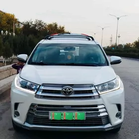 Toyota Highlander 2019