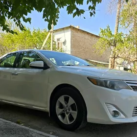 Toyota Camry 2014