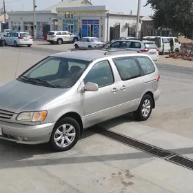 Toyota Sienna 2001