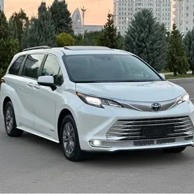 Toyota Sienna 2021