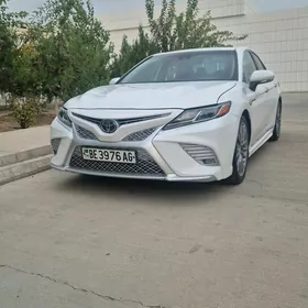 Toyota Camry 2021