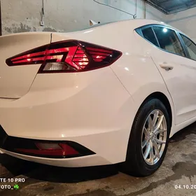 Hyundai Elantra 2020