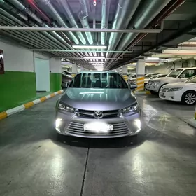 Toyota Camry 2016