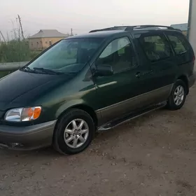 Toyota Sienna 2001