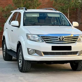 Toyota Fortuner 2013