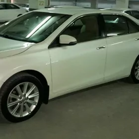 Toyota Camry 2017