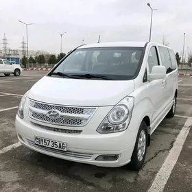 Hyundai H-1 2010