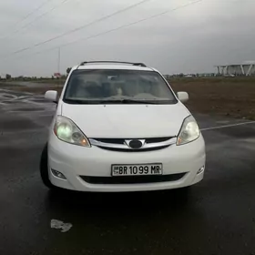 Toyota Sienna 2004