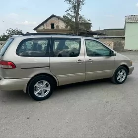 Toyota Sienna 2002