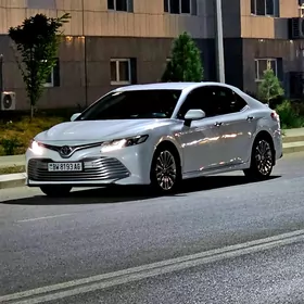 Toyota Camry 2018