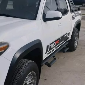 Toyota Tacoma 2017