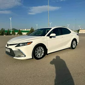 Toyota Camry 2018