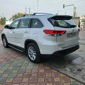 Toyota Highlander 2019